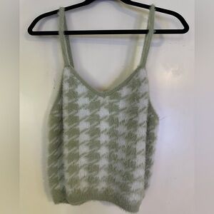 Stylish Fuzzy Green and White Houndstooth Tank Top